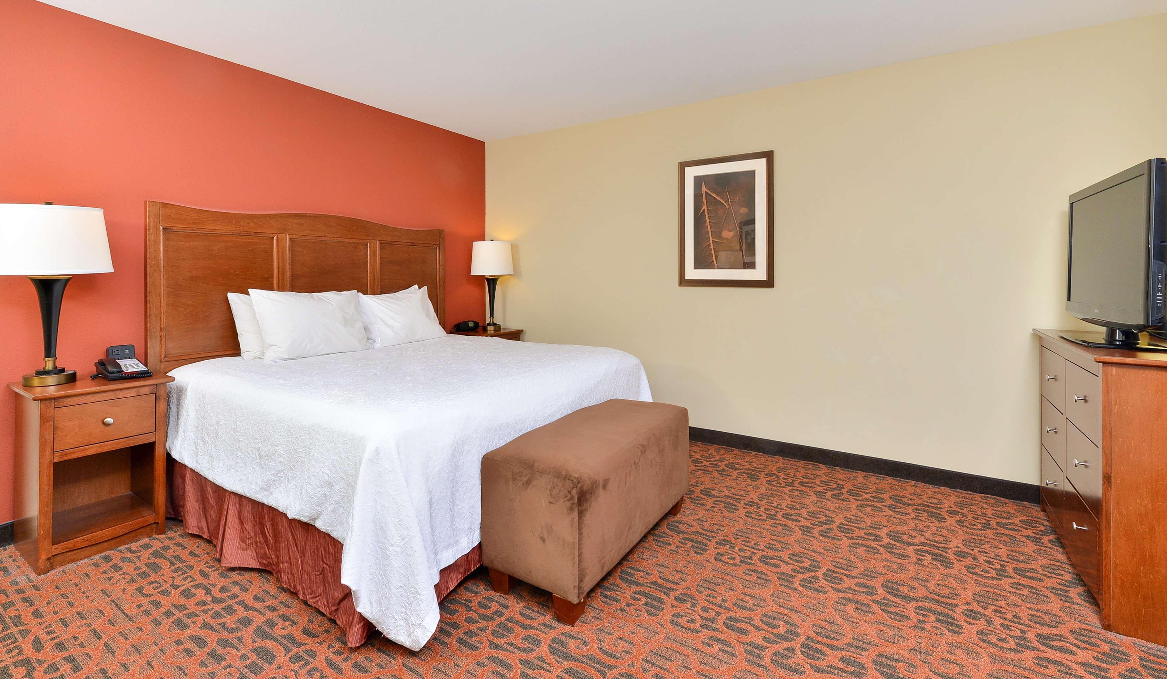 Hampton Inn Muscatine Exterior photo