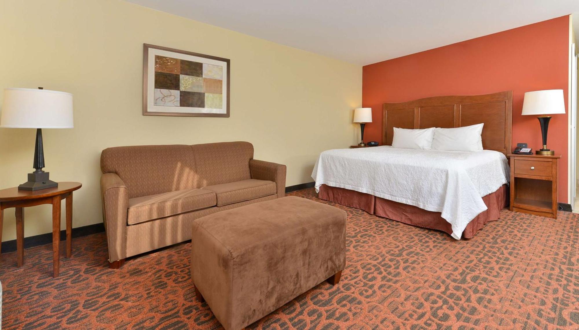 Hampton Inn Muscatine Exterior photo