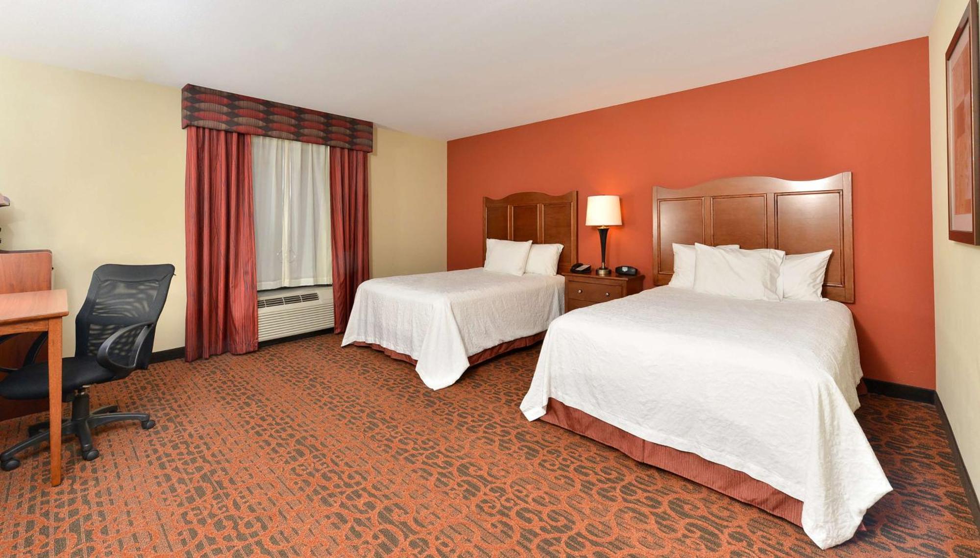 Hampton Inn Muscatine Exterior photo