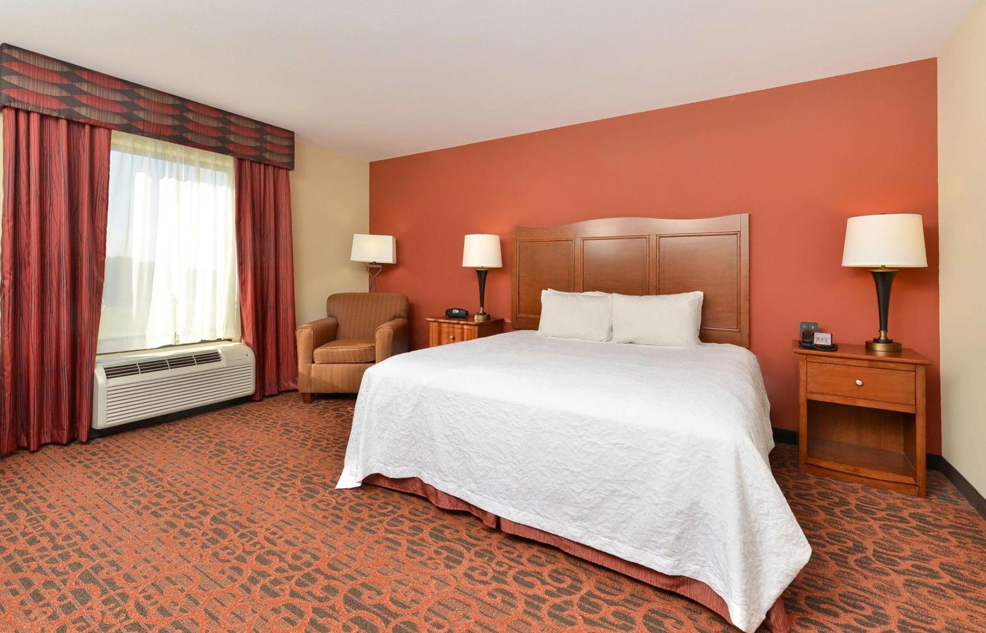 Hampton Inn Muscatine Exterior photo