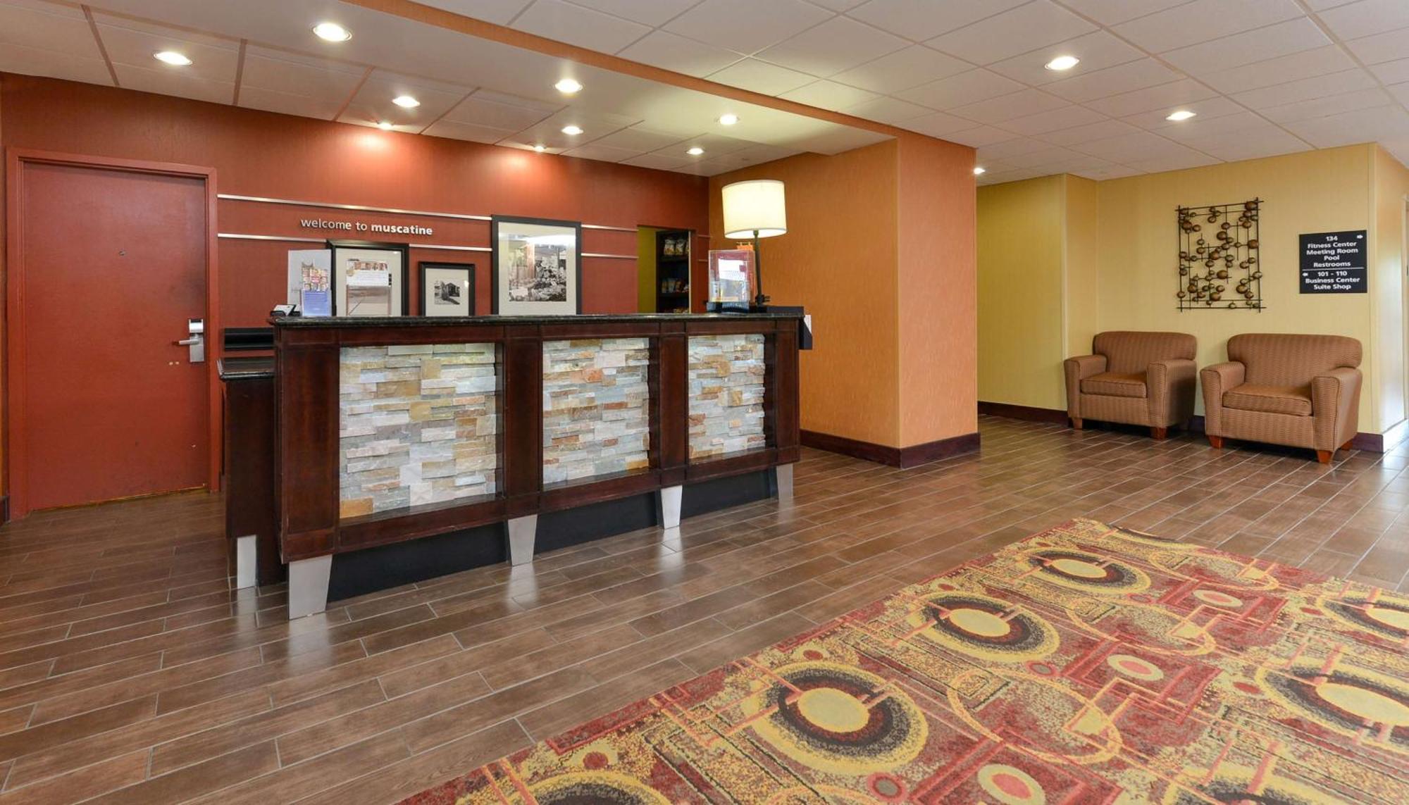 Hampton Inn Muscatine Exterior photo