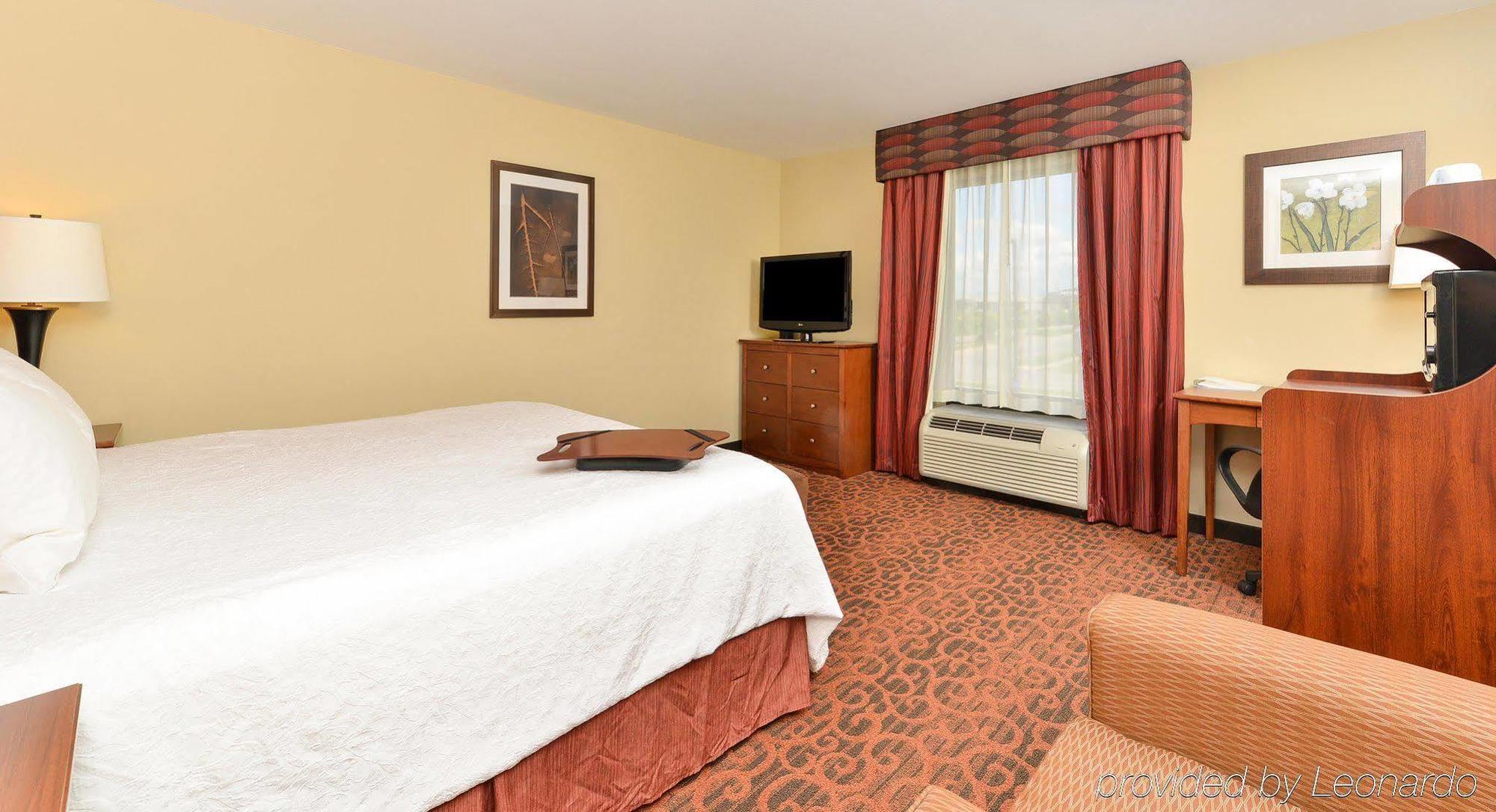 Hampton Inn Muscatine Exterior photo
