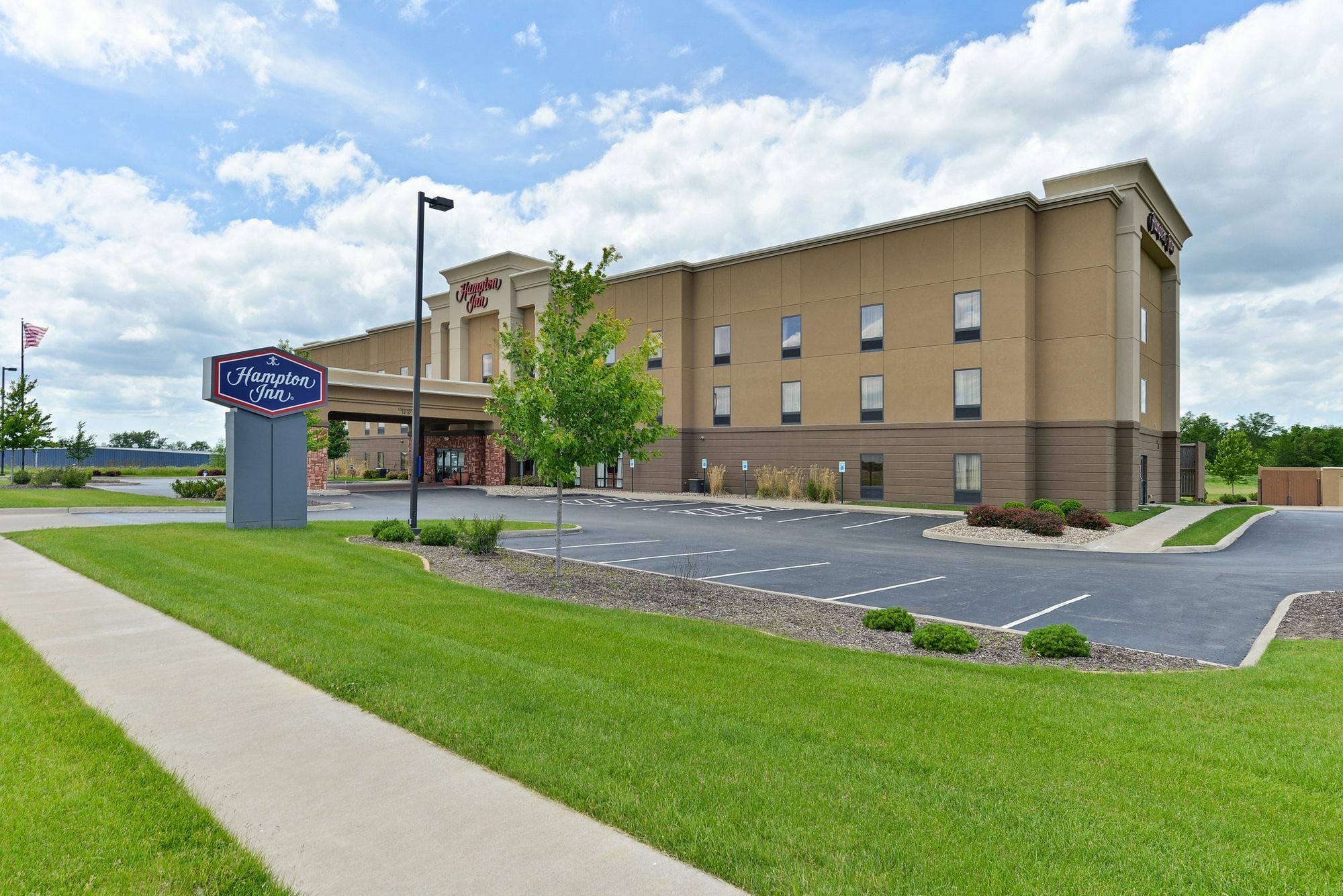 Hampton Inn Muscatine Exterior photo